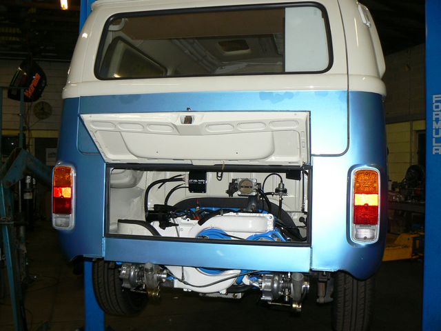 engine and gearbox installed into Kombi